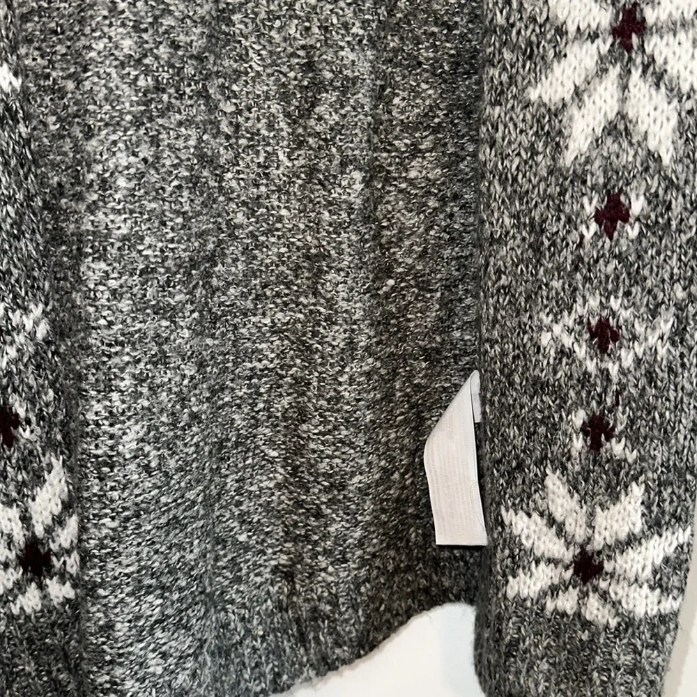 Abercrombie sweater - Picture 4 of 7